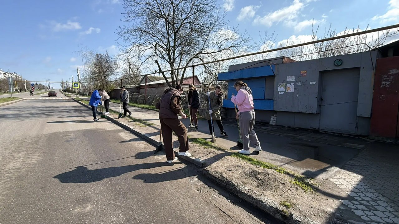 Наталья Великодная: Сегодня в Тельмановском муниципальном округе прошел общереспубликанский субботник, и я с удовольствием приняла в нем участие Наталья Великодная: Сегодня в Тельмановском муниципальном округе прошел общереспубликанский субботник, и я с удовольствием приняла в нем участие