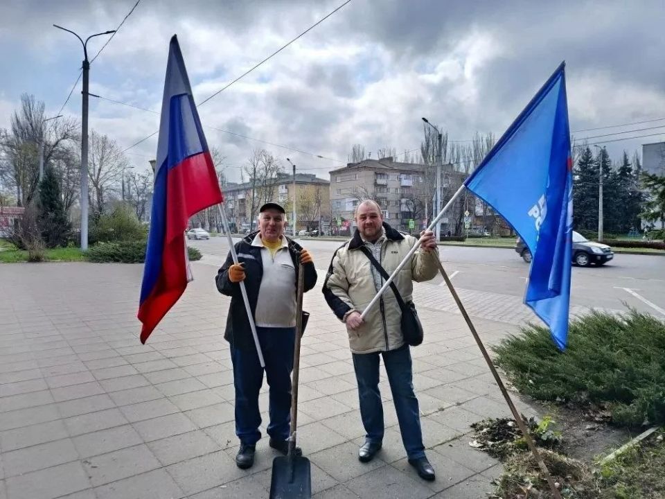 Елена Синецкая: Сегодня, 11 апреля, в рамках проектов «Городская среда» и «Донбасс – наш дом» партии Единая Россия, сотрудники Управы Калининского внутригородского района Администрации городского округа Донецк приняли... Елена Синецкая: Сегодня, 11 апреля, в рамках проектов «Городская среда» и «Донбасс – наш дом» партии Единая Россия, сотрудники Управы Калининского внутригородского района Администрации городского округа Донецк приняли...