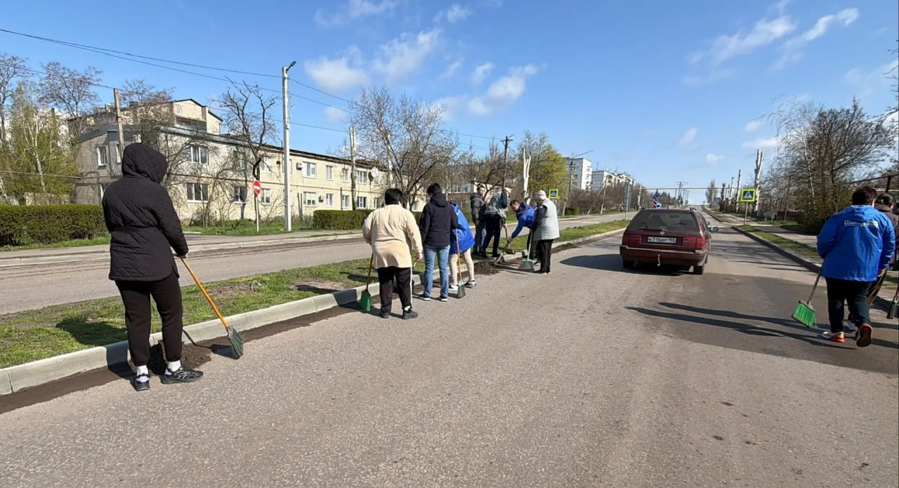 Наталья Великодная: Сегодня в Тельмановском муниципальном округе прошел общереспубликанский субботник, и я с удовольствием приняла в нем участие Наталья Великодная: Сегодня в Тельмановском муниципальном округе прошел общереспубликанский субботник, и я с удовольствием приняла в нем участие