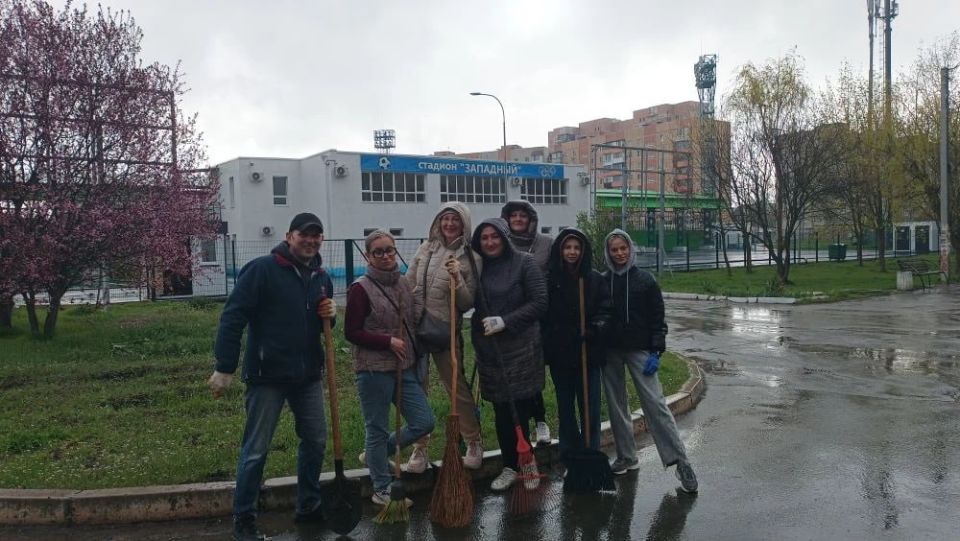 Антон Кольцов: Городской округ Мариуполь присоединился к общереспубликанскому субботнику Антон Кольцов: Городской округ Мариуполь присоединился к общереспубликанскому субботнику