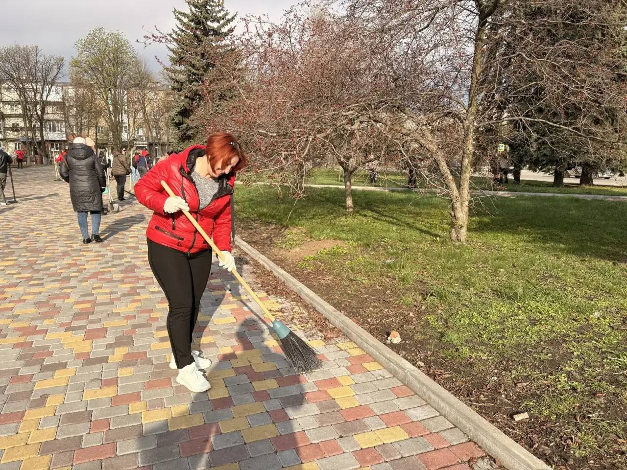 Александр Пеняев: Ясиноватский муниципальный округ дружно вышел на общереспубликанский субботник Александр Пеняев: Ясиноватский муниципальный округ дружно вышел на общереспубликанский субботник