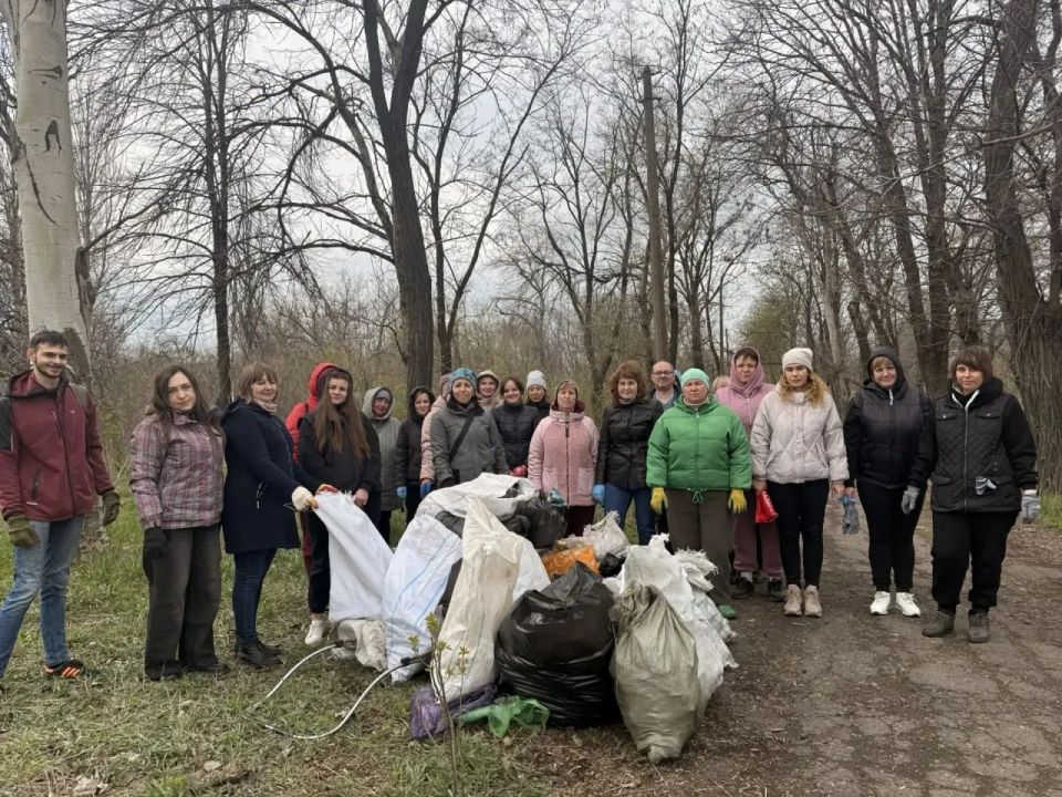 В Калининском районе Горловки состоялся общереспубликанский субботник В Калининском районе Горловки состоялся общереспубликанский субботник