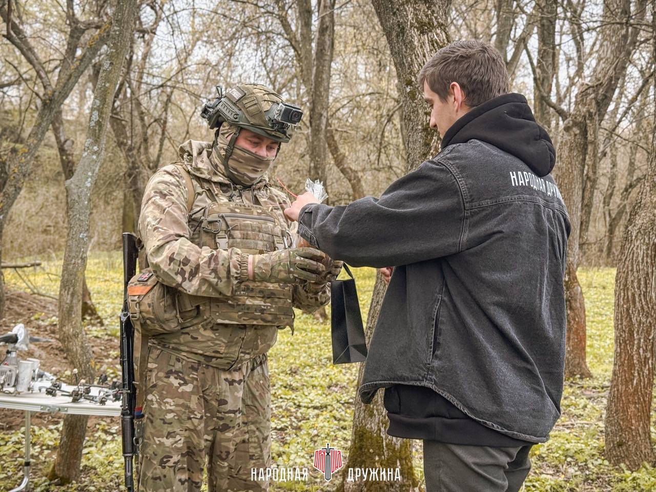 Получили на память образец сбитого беспилотника: Народные дружинники посетили командный пункт войск ПВО ДНР Получили на память образец сбитого беспилотника: Народные дружинники посетили командный пункт войск ПВО ДНР