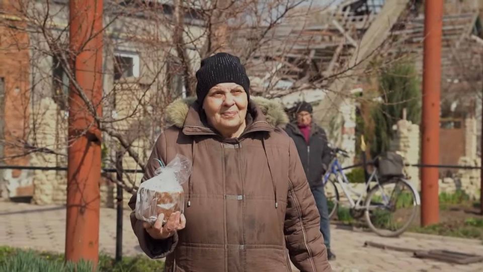Александр Пеняев: Вместе с руководителем «Молодой Республики» Антоном Демидовым и депутатом Ясиноватского муниципального совета Микаэлем Минасяном поздравили со светлой Пасхой Христовой наших раненных защитников, проходящих... Александр Пеняев: Вместе с руководителем «Молодой Республики» Антоном Демидовым и депутатом Ясиноватского муниципального совета Микаэлем Минасяном поздравили со светлой Пасхой Христовой наших раненных защитников, проходящих...