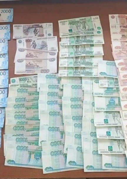4 миллиона рублей украли у стариков двое малолеток в Мариуполе 4 миллиона рублей украли у стариков двое малолеток в Мариуполе