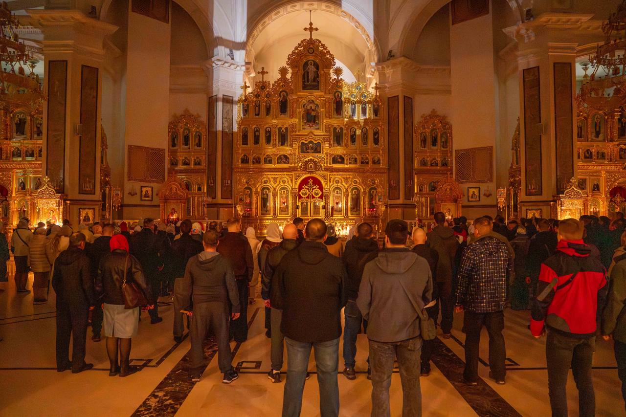 Денис Шимановский: Вместе с молодежью посетили Пасхальную Полуночницу Денис Шимановский: Вместе с молодежью посетили Пасхальную Полуночницу