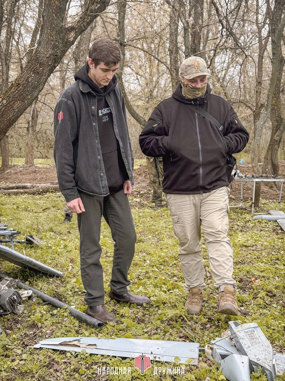 Получили на память образец сбитого беспилотника: Народные дружинники посетили командный пункт войск ПВО ДНР Получили на память образец сбитого беспилотника: Народные дружинники посетили командный пункт войск ПВО ДНР