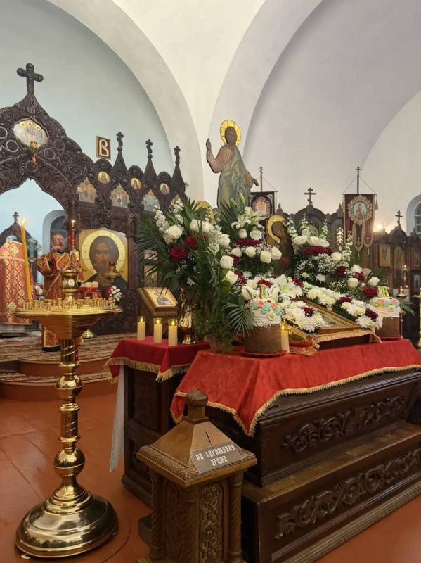 С ВЕРОЙ В СЕРДЦЕ. Юнармеец отряда ВПК «Пламя» штаба местного отделения городского округа Харцызска СШ № 4 Уманец Алина приняла участие в акции «С верой в сердце», а именно встретила Пасху в храме С ВЕРОЙ В СЕРДЦЕ. Юнармеец отряда ВПК «Пламя» штаба местного отделения городского округа Харцызска СШ № 4 Уманец Алина приняла участие в акции «С верой в сердце», а именно встретила Пасху в храме