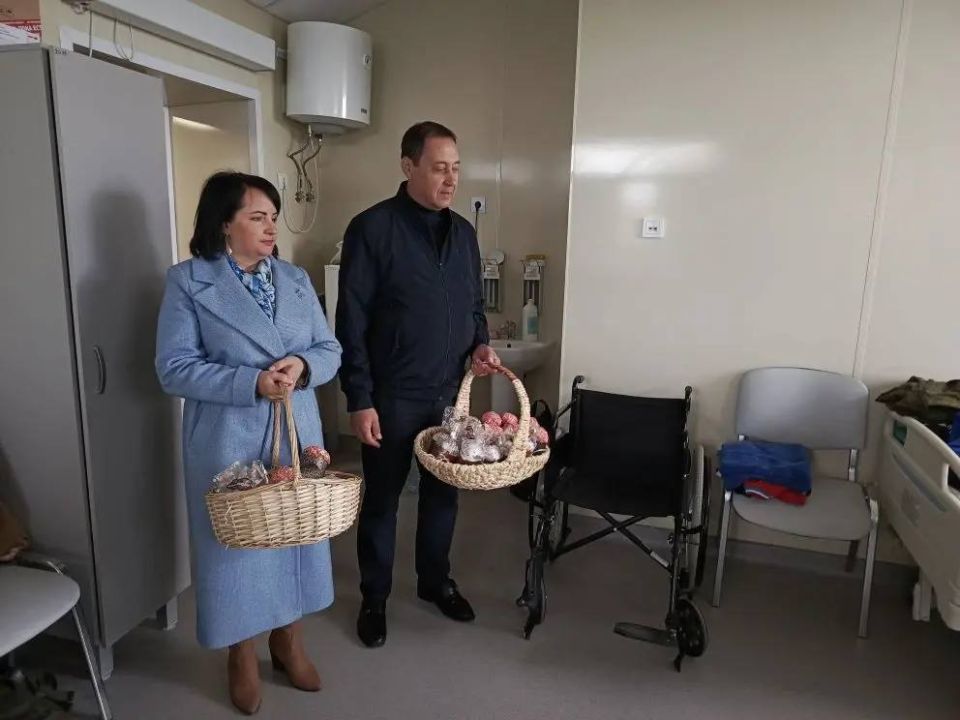 Благодарим всех, кто защищает и всех, кто помогает исцеляться Благодарим всех, кто защищает и всех, кто помогает исцеляться