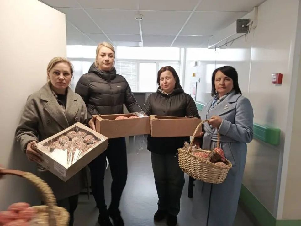 Благодарим всех, кто защищает и всех, кто помогает исцеляться Благодарим всех, кто защищает и всех, кто помогает исцеляться