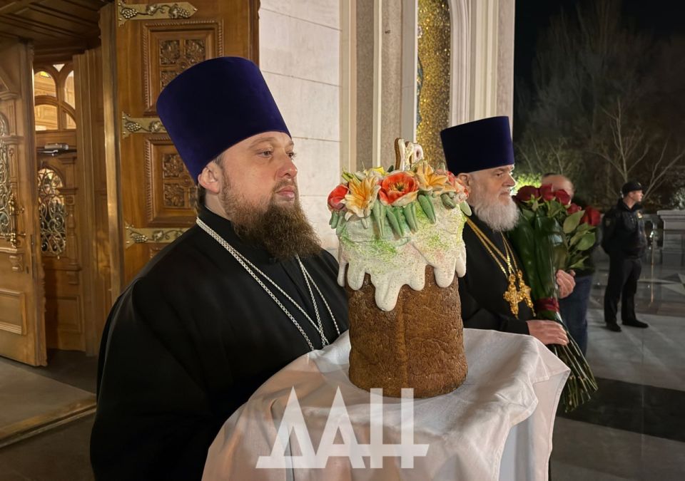 Пасхальная служба прошла в главном соборе Донбасса Пасхальная служба прошла в главном соборе Донбасса
