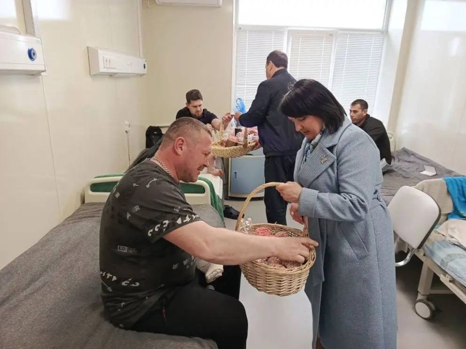 Благодарим всех, кто защищает и всех, кто помогает исцеляться Благодарим всех, кто защищает и всех, кто помогает исцеляться