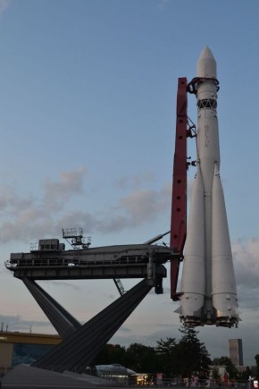 Глава ДНР Денис Пушилин поздравил жителей республики с Днем космонавтики: