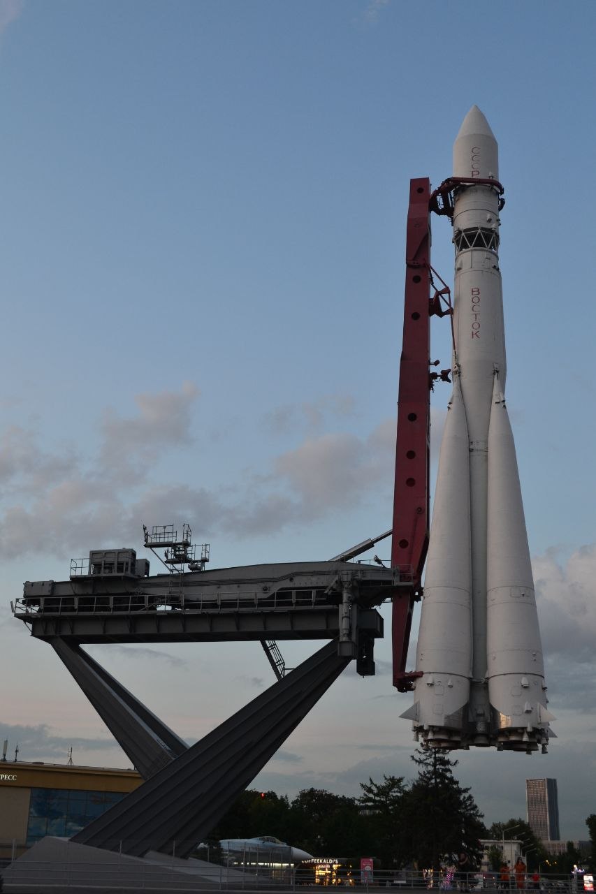 Глава ДНР Денис Пушилин поздравил жителей республики с Днем космонавтики: