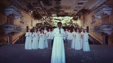 Хор из Горловки на фоне руин от огня ВСУ спел прекрасную песню к Пасхе