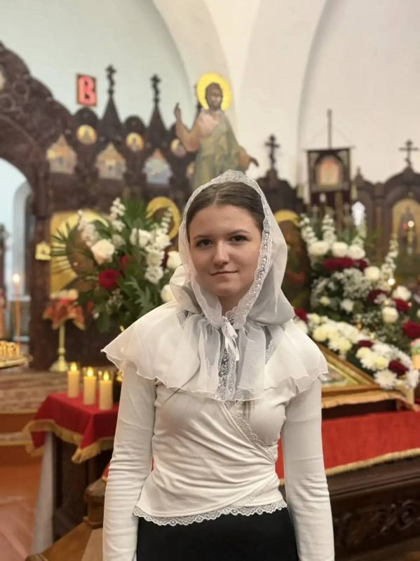 С ВЕРОЙ В СЕРДЦЕ. Юнармеец отряда ВПК «Пламя» штаба местного отделения городского округа Харцызска СШ № 4 Мокровуз Виктория приняла участие в акции «С верой в сердце», а именно встретила Пасху в храме С ВЕРОЙ В СЕРДЦЕ. Юнармеец отряда ВПК «Пламя» штаба местного отделения городского округа Харцызска СШ № 4 Мокровуз Виктория приняла участие в акции «С верой в сердце», а именно встретила Пасху в храме