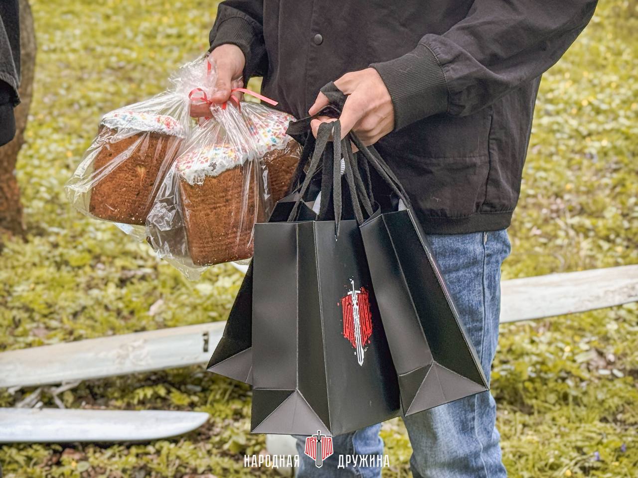 Получили на память образец сбитого беспилотника: Народные дружинники посетили командный пункт войск ПВО ДНР Получили на память образец сбитого беспилотника: Народные дружинники посетили командный пункт войск ПВО ДНР
