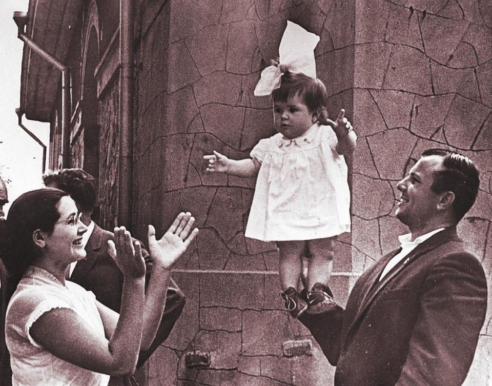 Супруга Юрия Гагарина узнала от соседки, что её муж полетел в космос Супруга Юрия Гагарина узнала от соседки, что её муж полетел в космос