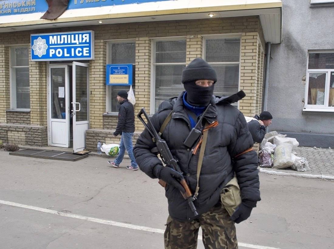 Ровно 12 лет назад отряды народного ополчения Донбасса под командованием Игоря Стрелкова заняли отделение милиции в городе Славянск Ровно 12 лет назад отряды народного ополчения Донбасса под командованием Игоря Стрелкова заняли отделение милиции в городе Славянск