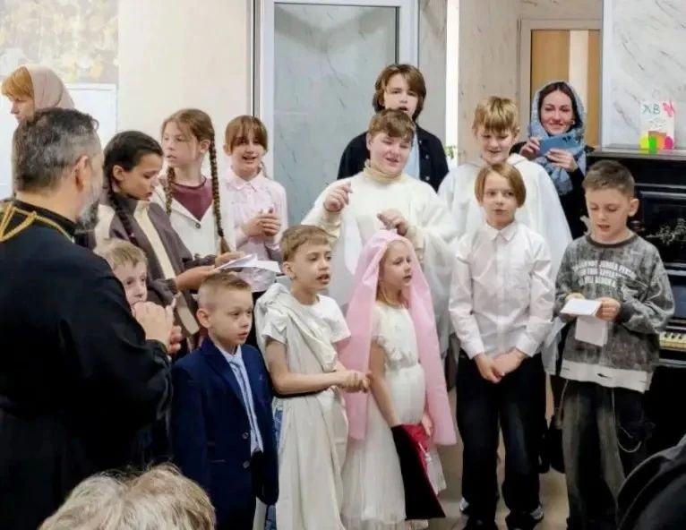 В воскресной школе "Росток", при Свято-Владимирском храме города Ясиноватая, прошел утренник, посвященный главному христианскому празднику Пасхе В воскресной школе "Росток", при Свято-Владимирском храме города Ясиноватая, прошел утренник, посвященный главному христианскому празднику Пасхе