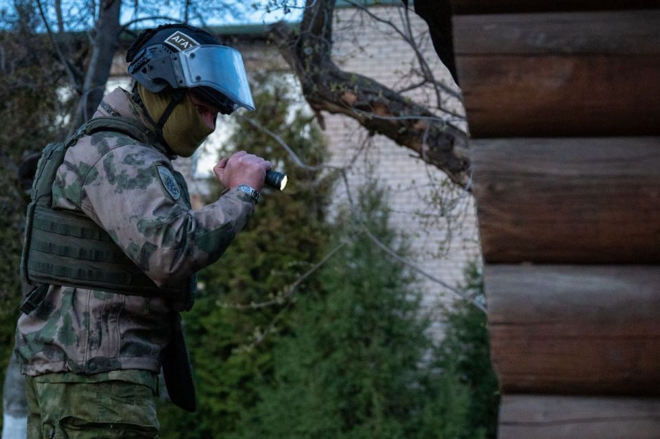В ДНР спецназ Росгвардии проверил церкви и храмы перед праздничными богослужениями В ДНР спецназ Росгвардии проверил церкви и храмы перед праздничными богослужениями