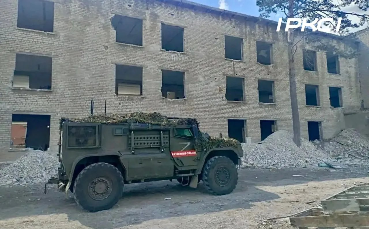 При производстве демонтажных работ на территории восстанавливаемого объекта в Орджоникидзевском районе строители подрядной организации «Гиперион» обнаружили подозрительный предмет При производстве демонтажных работ на территории восстанавливаемого объекта в Орджоникидзевском районе строители подрядной организации «Гиперион» обнаружили подозрительный предмет