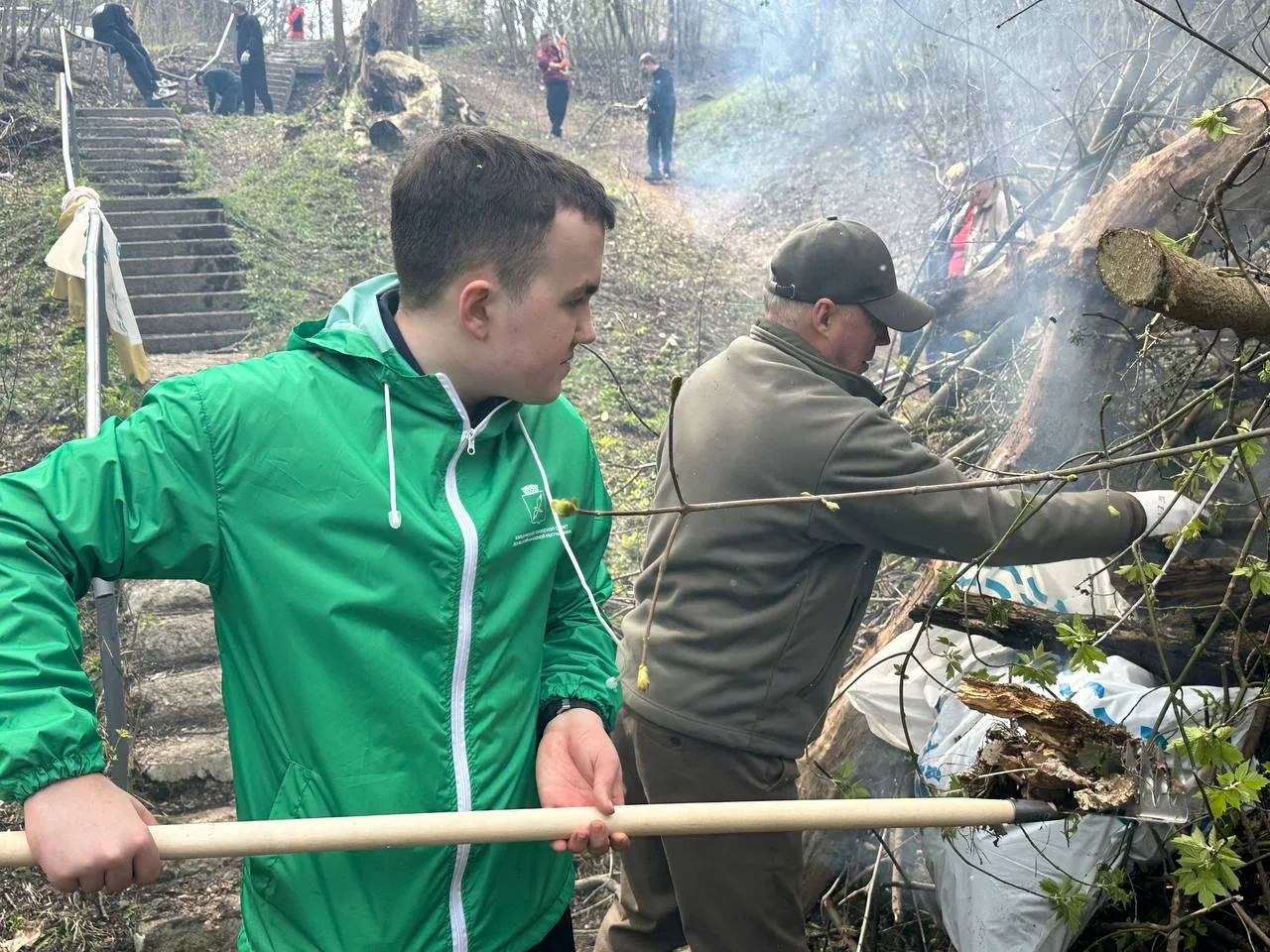 Евгений Поплавский: В минувшую субботу наш округ принял активное участие в общереспубликанском субботнике Евгений Поплавский: В минувшую субботу наш округ принял активное участие в общереспубликанском субботнике