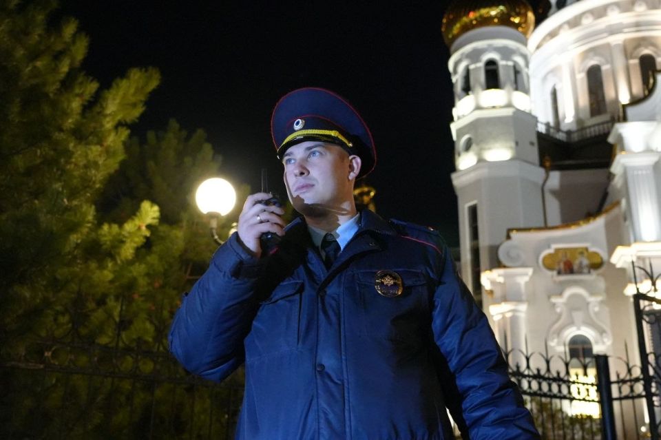 Правоохранители обеспечили охрану общественного порядка во время пасхальных богослужений Правоохранители обеспечили охрану общественного порядка во время пасхальных богослужений