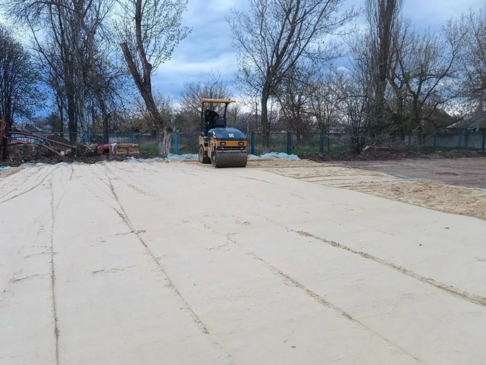 Ленобласть продолжает строительство спортивной инфраструктуры в школе-интернате № 2 в Енакиево Ленобласть продолжает строительство спортивной инфраструктуры в школе-интернате № 2 в Енакиево