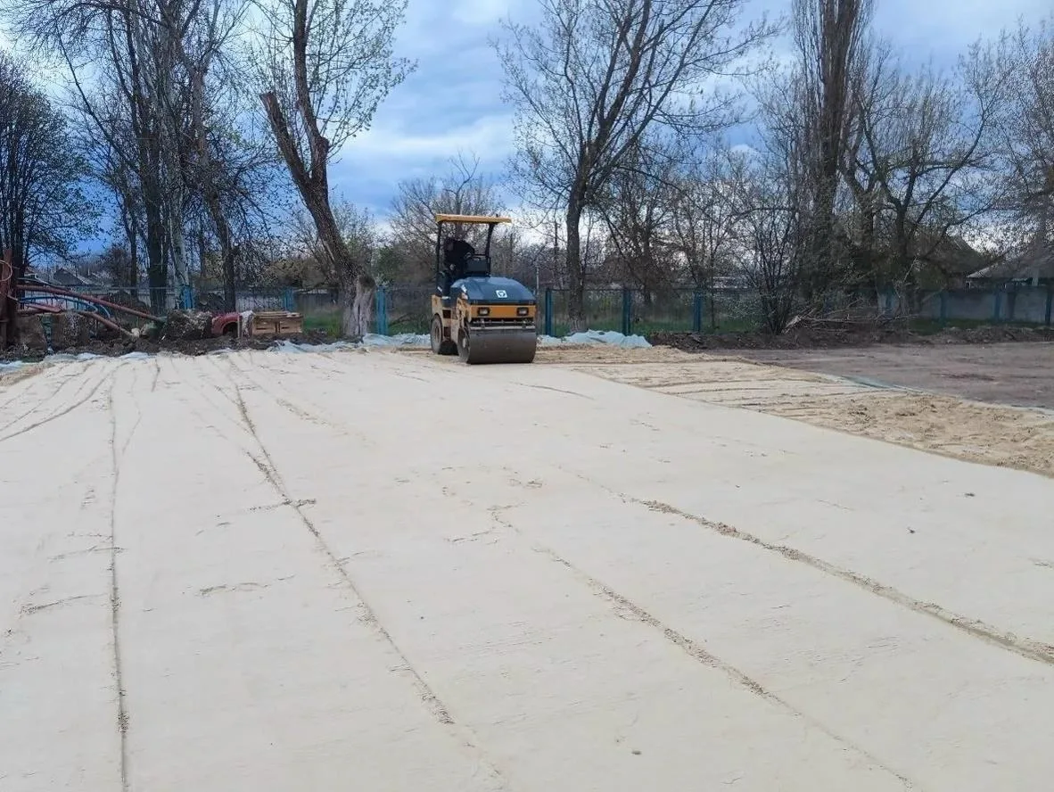 Ленобласть продолжает строительство спортивной инфраструктуры в школе-интернате № 2 в Енакиево Ленобласть продолжает строительство спортивной инфраструктуры в школе-интернате № 2 в Енакиево