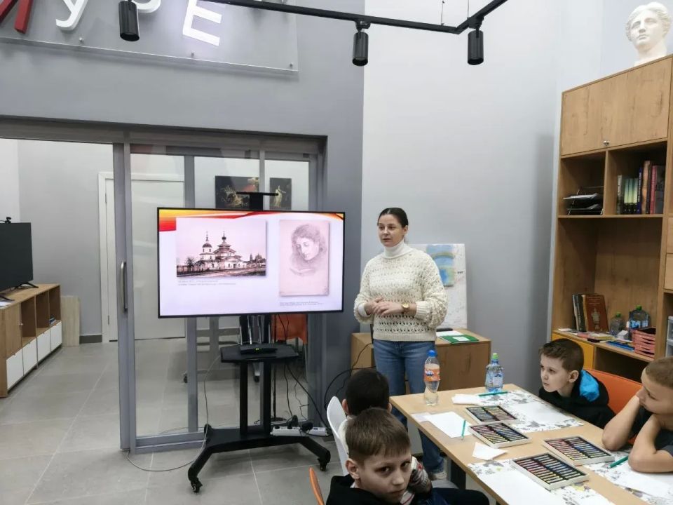 Юные мариупольцы с пользой провели каникулы в Детском ресурсном центре Русского музея Юные мариупольцы с пользой провели каникулы в Детском ресурсном центре Русского музея