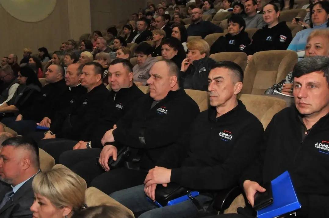 Анна Кондрыкинская: С каждым масштабным мероприятием мы с огромной радостью замечаем: наша команда старших по домам растёт, становится сильнее и многочисленнее! Анна Кондрыкинская: С каждым масштабным мероприятием мы с огромной радостью замечаем: наша команда старших по домам растёт, становится сильнее и многочисленнее!