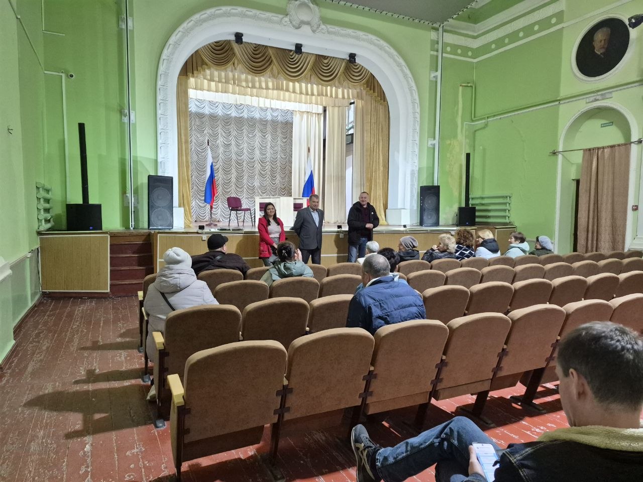 Таймураз Арсоев: 10 апреля 2026 года совместно с депутатом Волновахского муниципального совета ДНР от партии "Единая Россия" Елизаветой Майдан и начальником Новотроицкого территориального отдела администрации Волновахского... Таймураз Арсоев: 10 апреля 2026 года совместно с депутатом Волновахского муниципального совета ДНР от партии "Единая Россия" Елизаветой Майдан и начальником Новотроицкого территориального отдела администрации Волновахского...