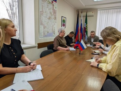 Врип главы муниципального образования Старобешевский муниципальный округ Алексей Черкашин провел оперативное совещание, на котором обсудили ключевые вопросы округа