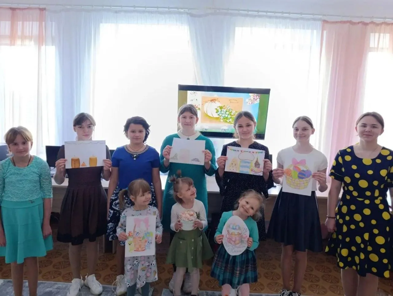 Пасхальное чудо своими руками сделали воспитанники социально-реабилитационного центра Харцызска Пасхальное чудо своими руками сделали воспитанники социально-реабилитационного центра Харцызска