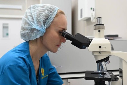 Первый пациент уже получил онковакцину: в России лечат колоректальный рак собственным препаратом