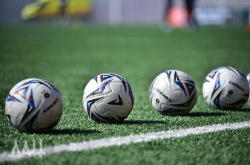 В Мариуполе готовят к открытию два стадиона и бассейн