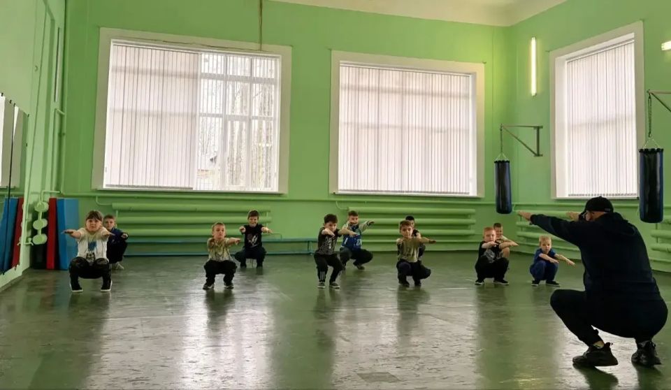 "Здоровье в порядке - спасибо зарядке!" "Здоровье в порядке - спасибо зарядке!"