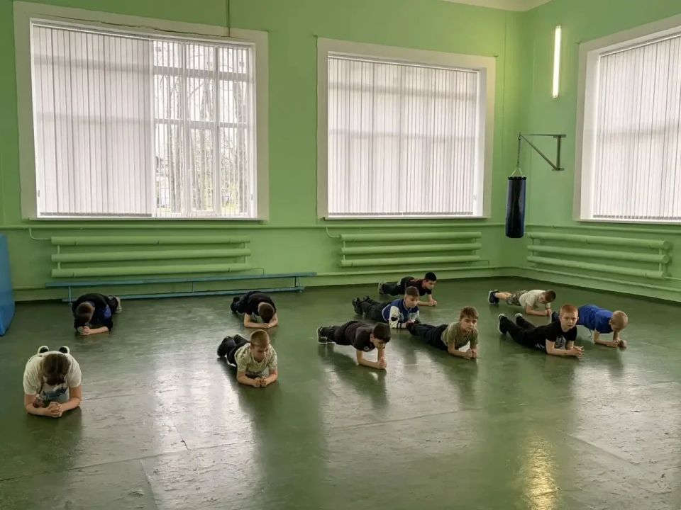 "Здоровье в порядке - спасибо зарядке!" "Здоровье в порядке - спасибо зарядке!"