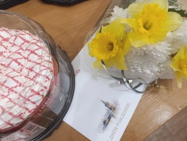 В Снежном чествовали долгожительницу