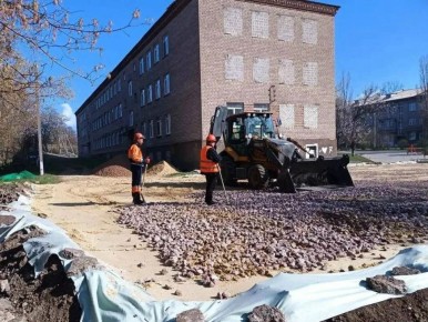 Ленобласть продолжает строительство спортивной инфраструктуры в школе-интернате № 2 в Енакиево