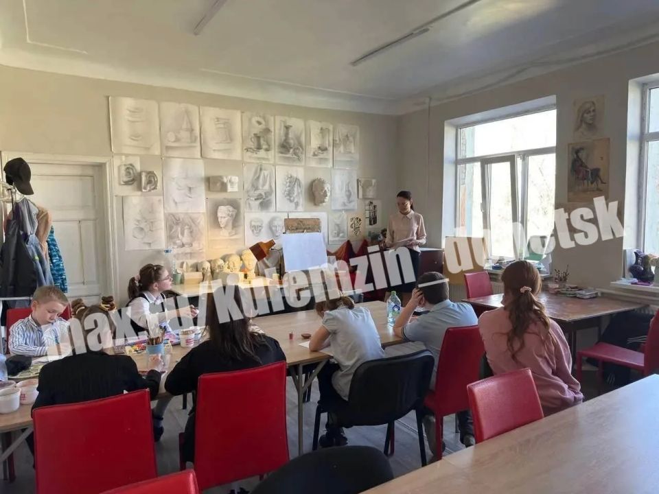 В учреждениях культуры Донецка продолжаются мероприятия в рамках Года единства народов России В учреждениях культуры Донецка продолжаются мероприятия в рамках Года единства народов России