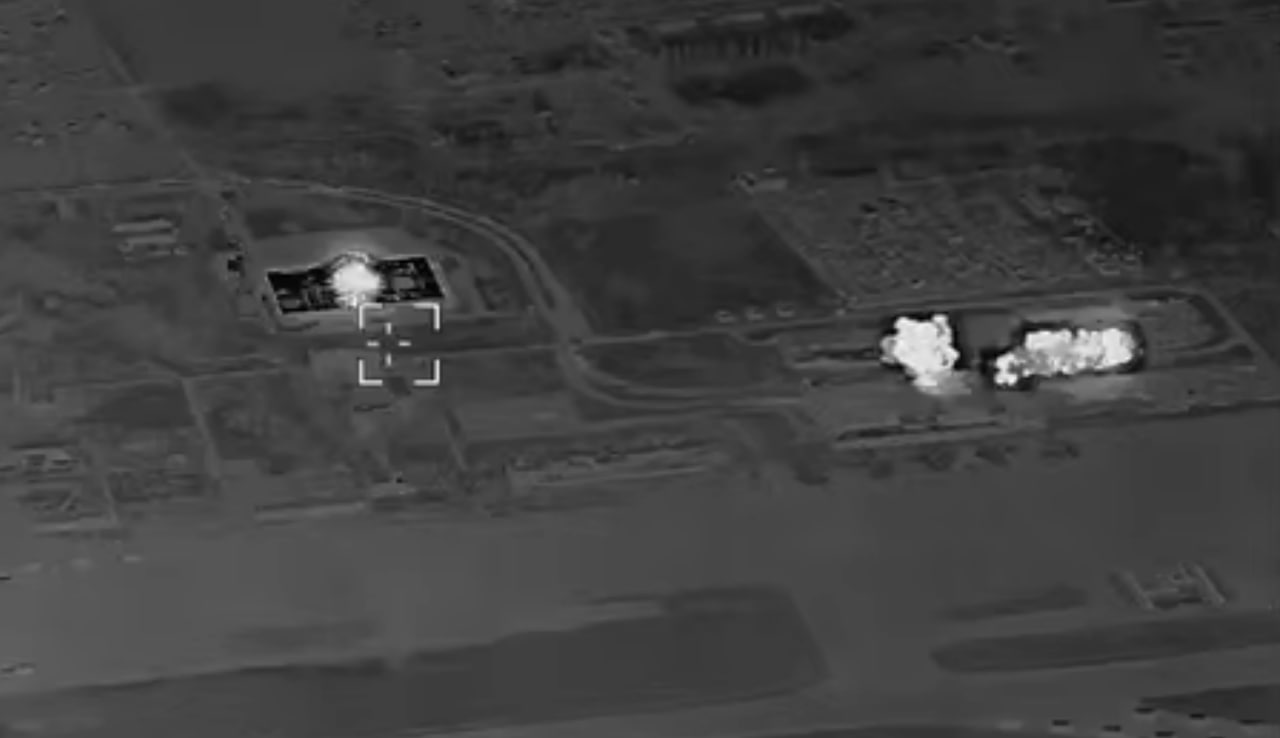 Хохлы продолжают атаковать Донецкий аэропорт Хохлы продолжают атаковать Донецкий аэропорт