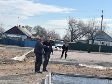 15 апреля 2026 в рамках Народной программы «Комплексное развитие сельских территорий» и проекта «Единой России» «Городская среда» председатель Тельмановского муниципального совета Дмитрий Липчанский провел мониторинг работ...