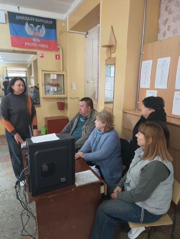 Встреча с трудовым коллективом Встреча с трудовым коллективом