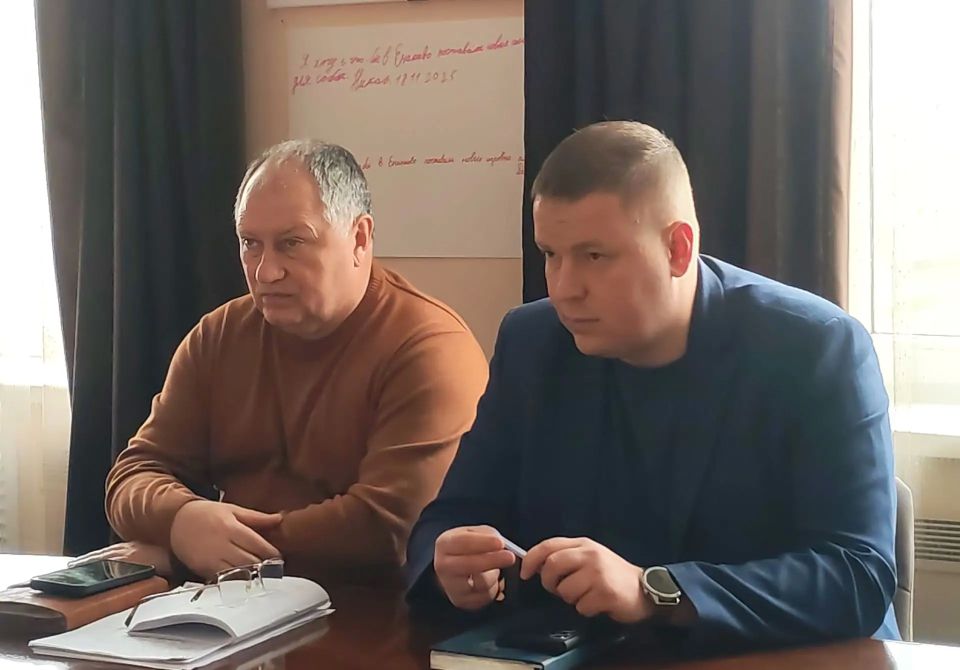 Игорь Мартынов: Рабочее совещание. Провёл рабочее совещание с подрядчиком шеф-региона — Ленинградской области — по вопросам дальнейшего ремонта молодёжного центра, расположенного в здании бывшего кинотеатра «Орион» в парке... Игорь Мартынов: Рабочее совещание. Провёл рабочее совещание с подрядчиком шеф-региона — Ленинградской области — по вопросам дальнейшего ремонта молодёжного центра, расположенного в здании бывшего кинотеатра «Орион» в парке...