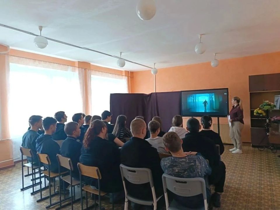 В Новозарьевской школе прошел час памяти «Без срока давности» В Новозарьевской школе прошел час памяти «Без срока давности»