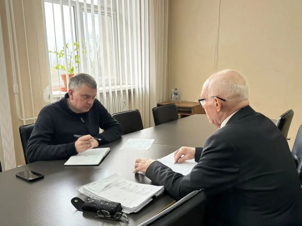 В Донецке обсудили вопросы поддержки людей с инвалидностью по зрению В Донецке обсудили вопросы поддержки людей с инвалидностью по зрению