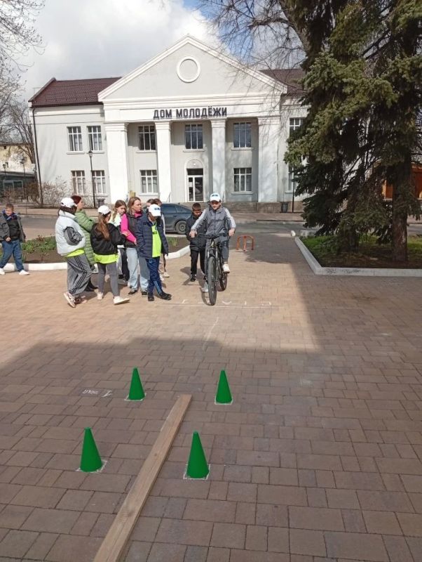 Второй год подряд в Волновахском муниципалитете проходит муниципальный этап Всероссийского конкурса юных инспекторов движения «Безопасное колесо» Второй год подряд в Волновахском муниципалитете проходит муниципальный этап Всероссийского конкурса юных инспекторов движения «Безопасное колесо»