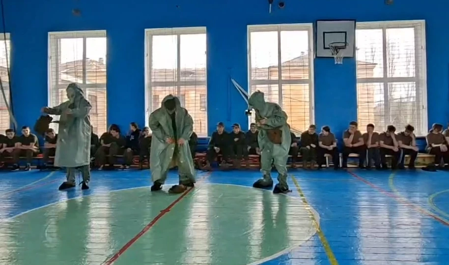 15 марта в ГБОУ «Мироновская школа №10 г.о. Дебальцево» прошел муниципальный этап Всероссийской военно-патриотической игры «Зарница 2.0». Это событие, ставшее уже традиционным, собрало в стенах школы самые стойкие и... 15 марта в ГБОУ «Мироновская школа №10 г.о. Дебальцево» прошел муниципальный этап Всероссийской военно-патриотической игры «Зарница 2.0». Это событие, ставшее уже традиционным, собрало в стенах школы самые стойкие и...